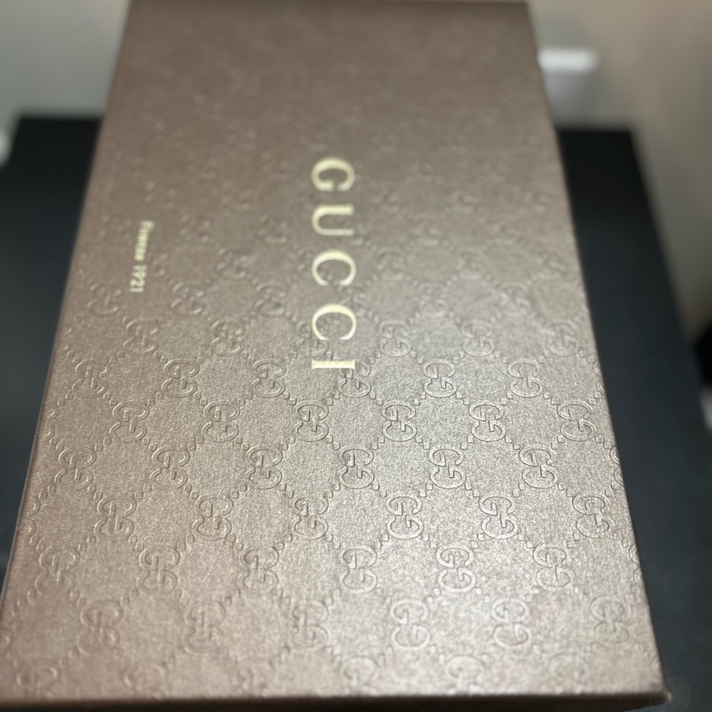 Gucci Mimosa Flower Pumps - Picture 3 of 5